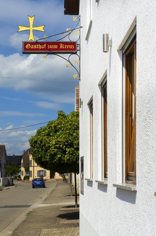 Gasthof Zum Kreuz نوينبورغ أم راين المظهر الخارجي الصورة